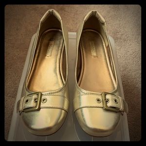 Make an offer! Ecco gold flats in a size 9